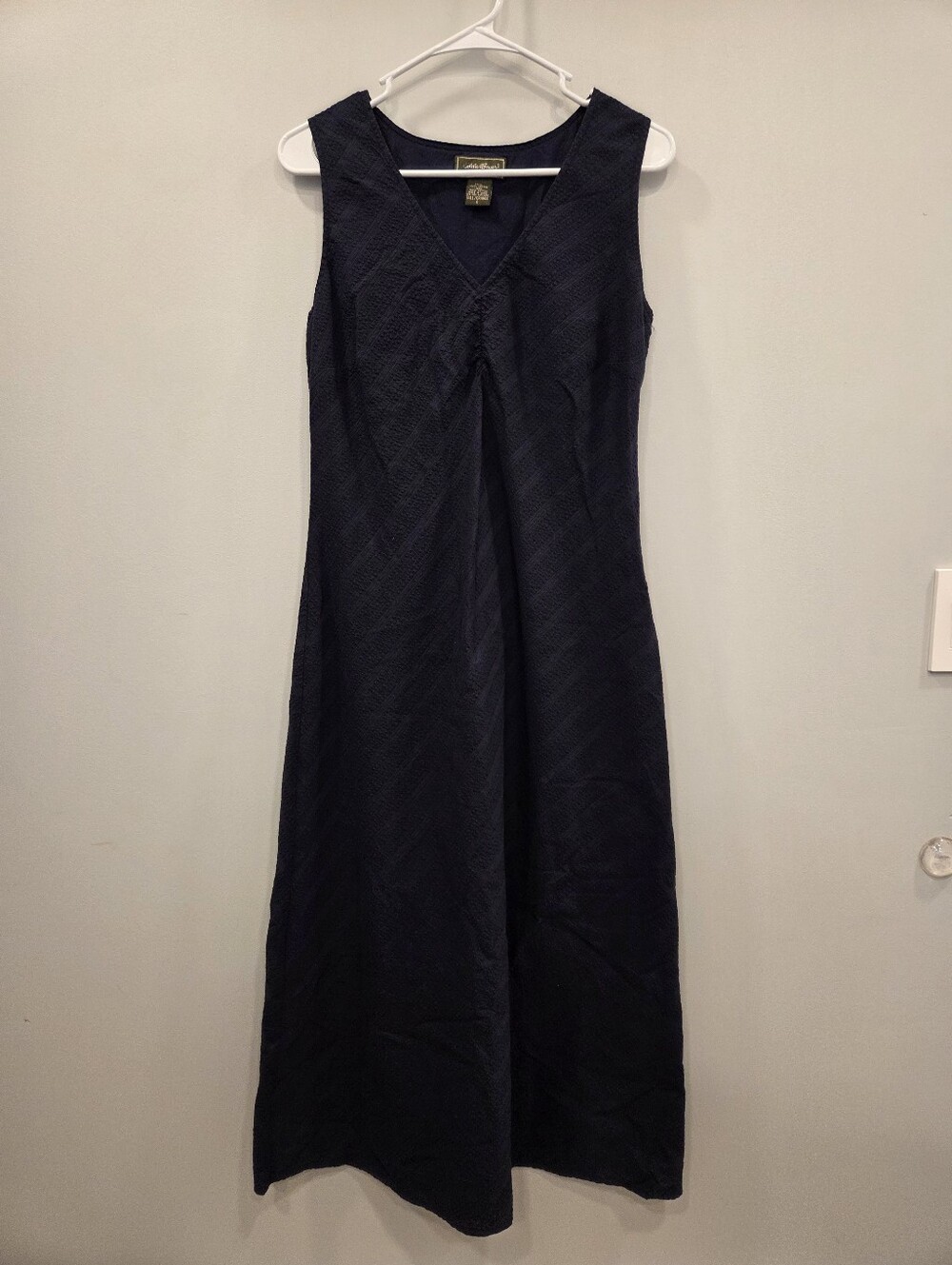 Eddie Bauer Navy V-Neck Size 8 Midi Dress